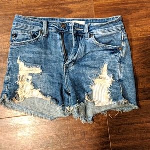 KanCan distressed jean shorts size small
